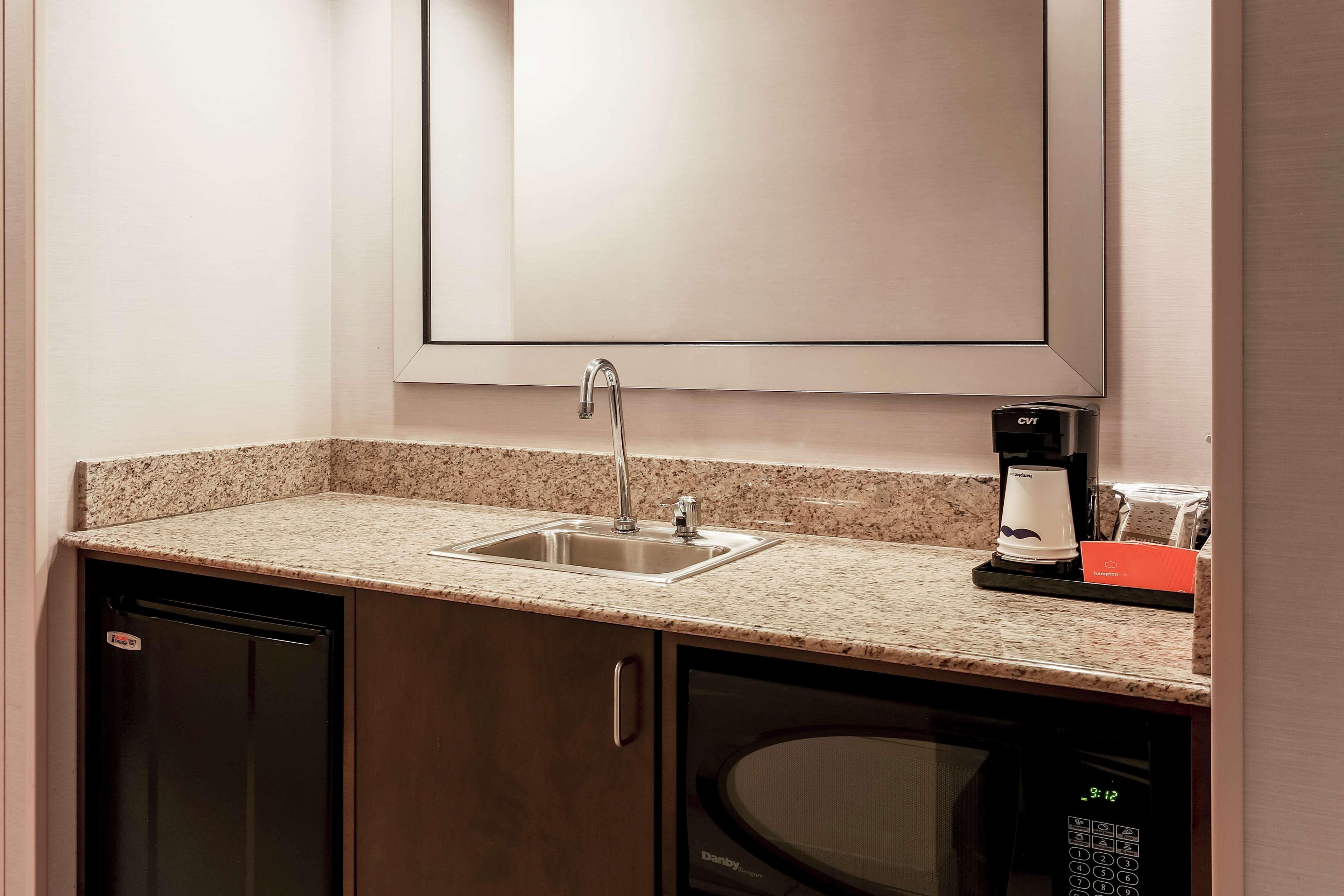 Hampton Inn Chicago-Midway Airport Bedford Park Экстерьер фото