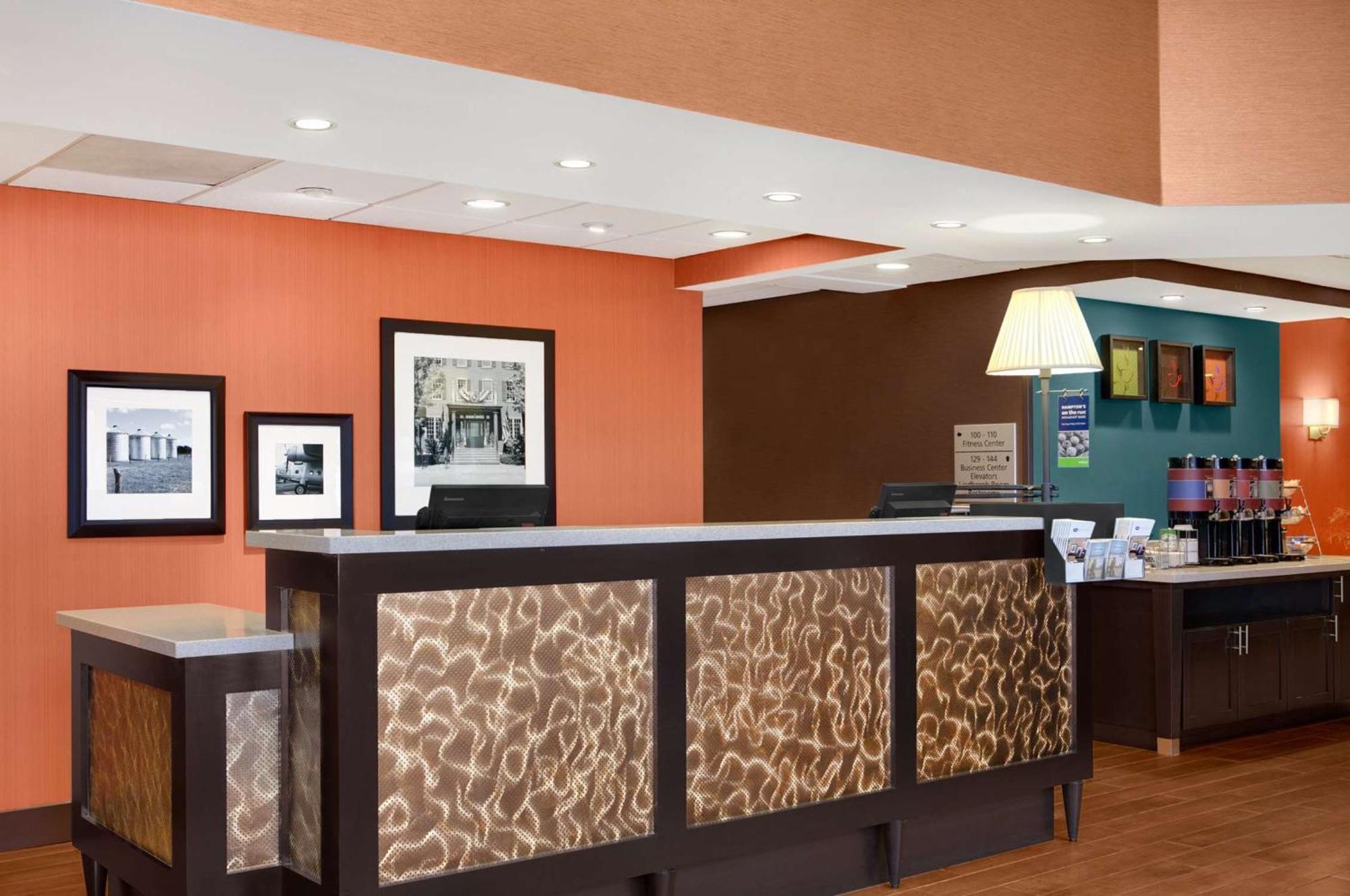 Hampton Inn Chicago-Midway Airport Bedford Park Экстерьер фото